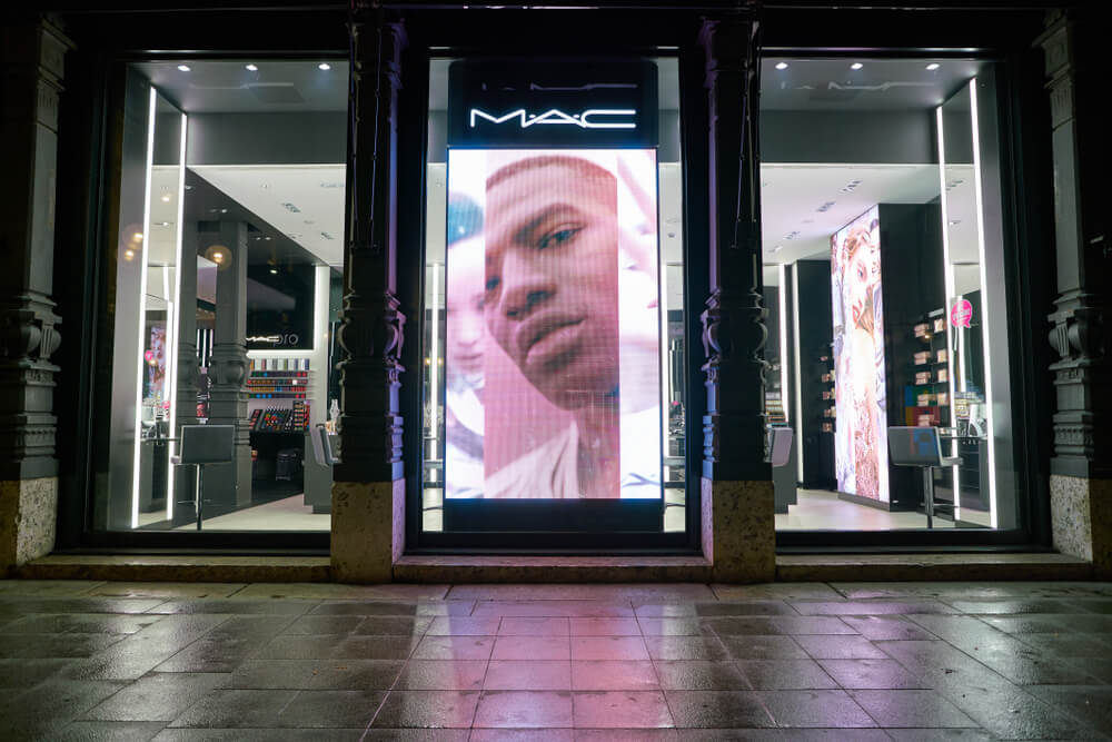 shopping mall screen
